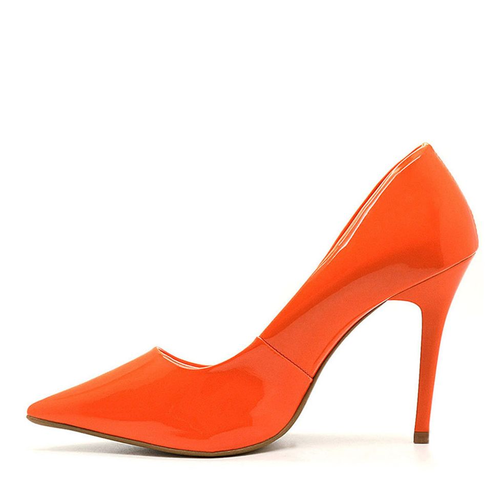 scarpin laranja verniz