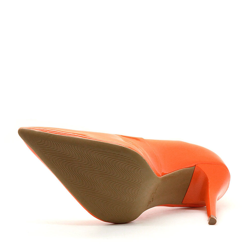 scarpin laranja verniz