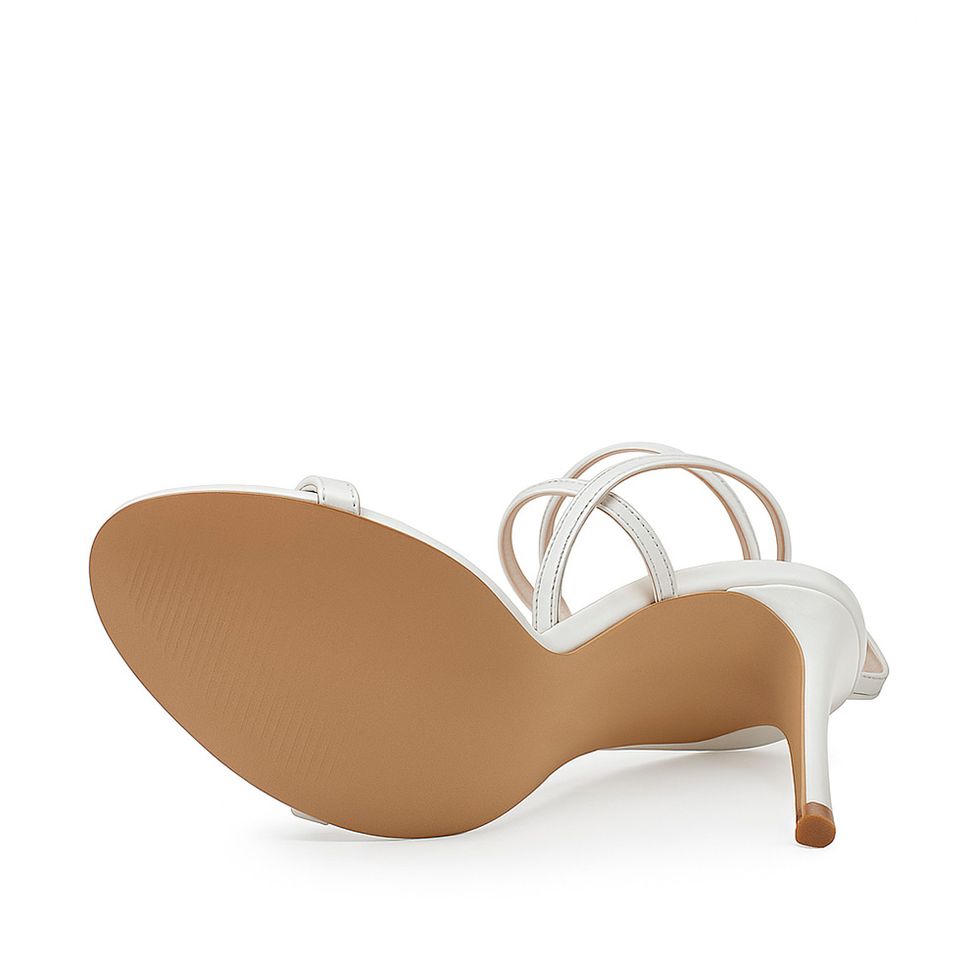sandalia-royalz-metalizada-aveline-salto-alto-fino-tira-prata-3.jpg