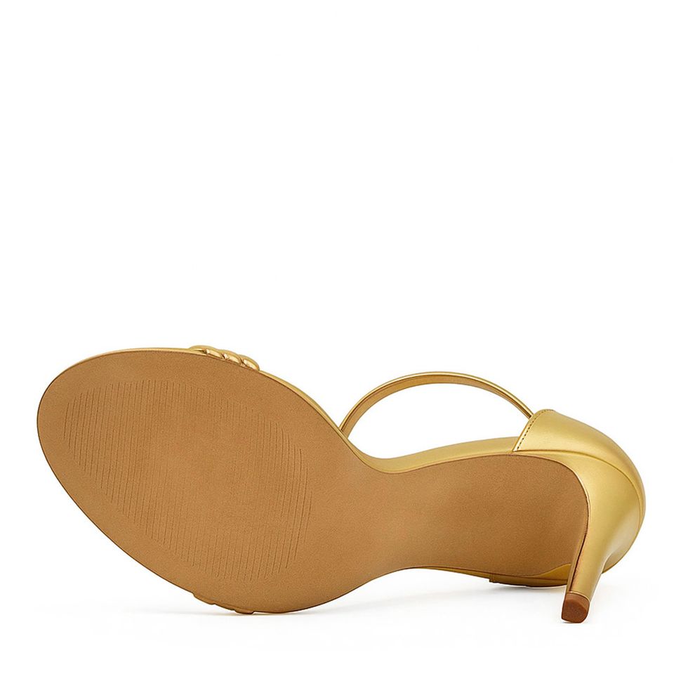 sandalia-royalz-metalizada-victoria-salto-alto-fino-tira-dourada-2.jpg