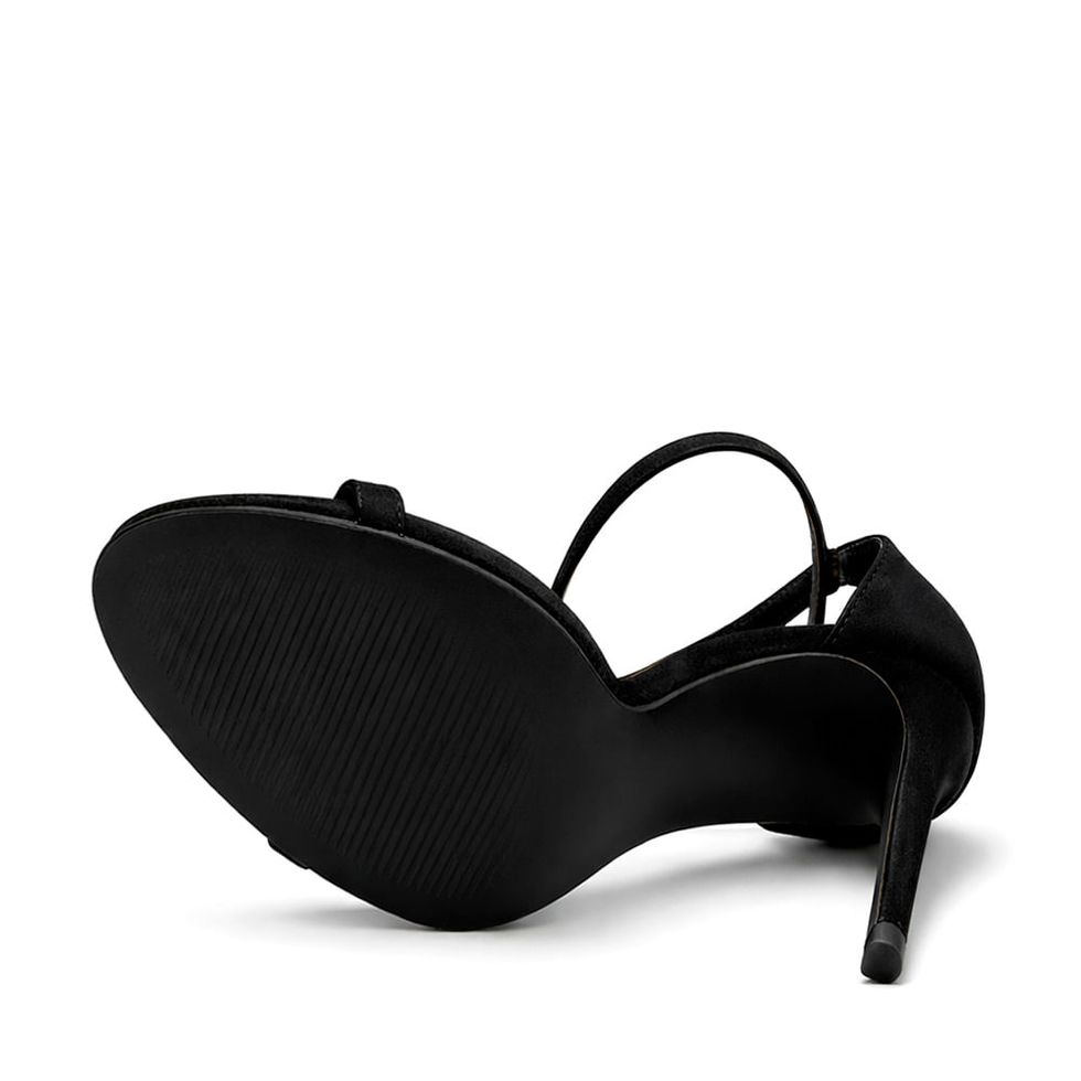 sandalia-royalz-nobuck-paola-salto-alto-fino-tira-preta-3